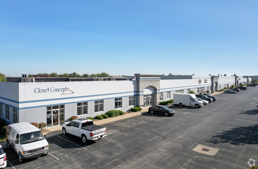 9402 Uptown Dr, Indianapolis, IN for lease - Primary Photo - Image 2 of 3