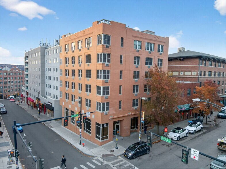 400 College Ave, Ithaca, NY à vendre - Photo du bâtiment - Image 2 de 24