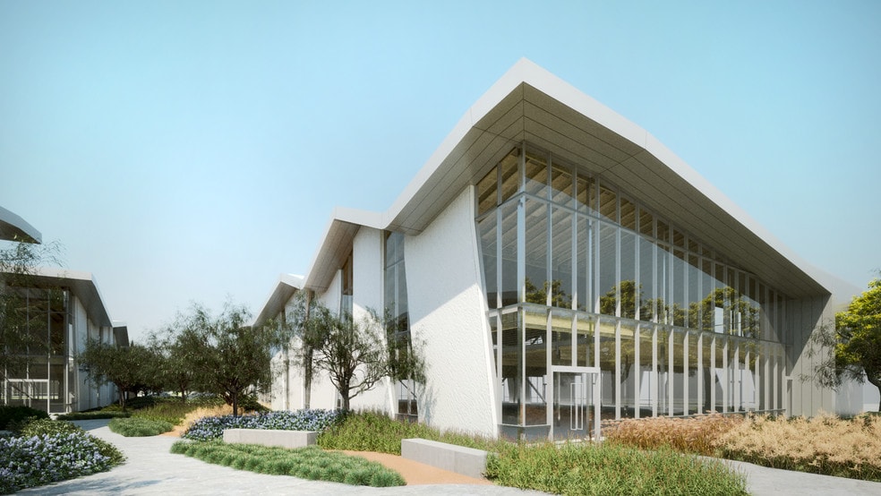 12015 W Bluff Creek Dr, Playa Vista, CA for lease - Building Photo - Image 2 of 5