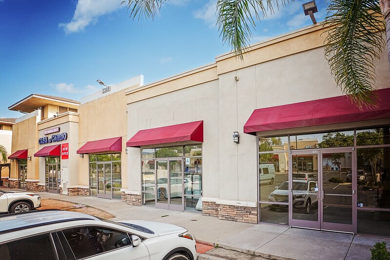 2364 Roll Dr, San Diego, CA à louer - Photo du bâtiment - Image 3 de 21