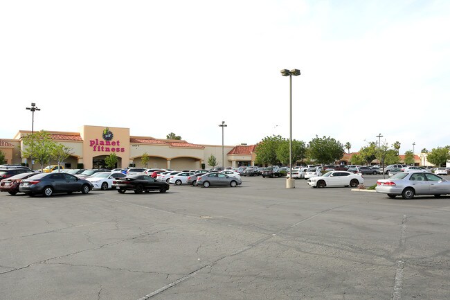 Plus de détails pour 22950 Towngate Blvd, Moreno Valley, CA - Bureau/Commerce de détail, Commerce de détail à louer