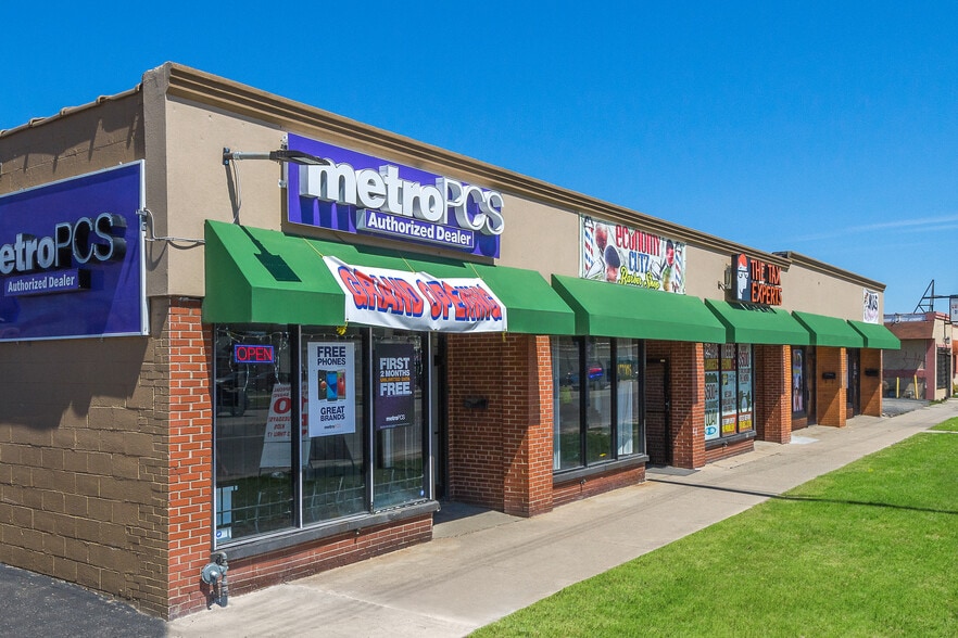 19226-19240 Joy Rd, Detroit, MI for lease - Building Photo - Image 2 of 3