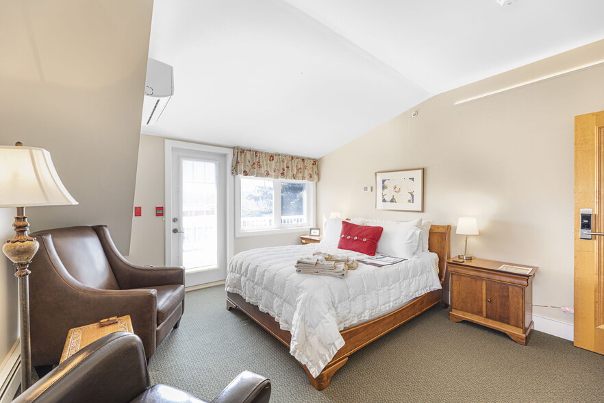 111 Severn Av, Rosebud, AB for sale - Interior Photo - Image 3 of 16