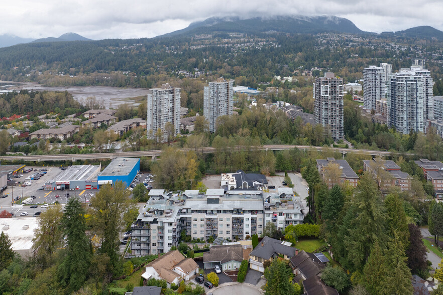 3227-3239 Saint Johns St, Port Moody, BC à vendre - A rien - Image 3 de 4