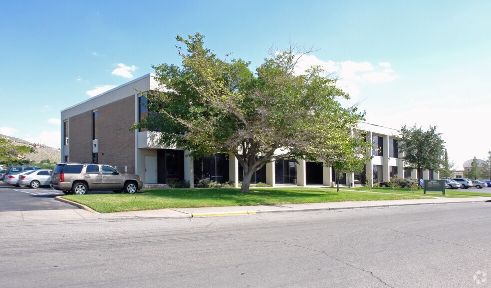 4150 Rio Bravo Dr, El Paso, TX à louer - Photo du bâtiment - Image 2 de 6