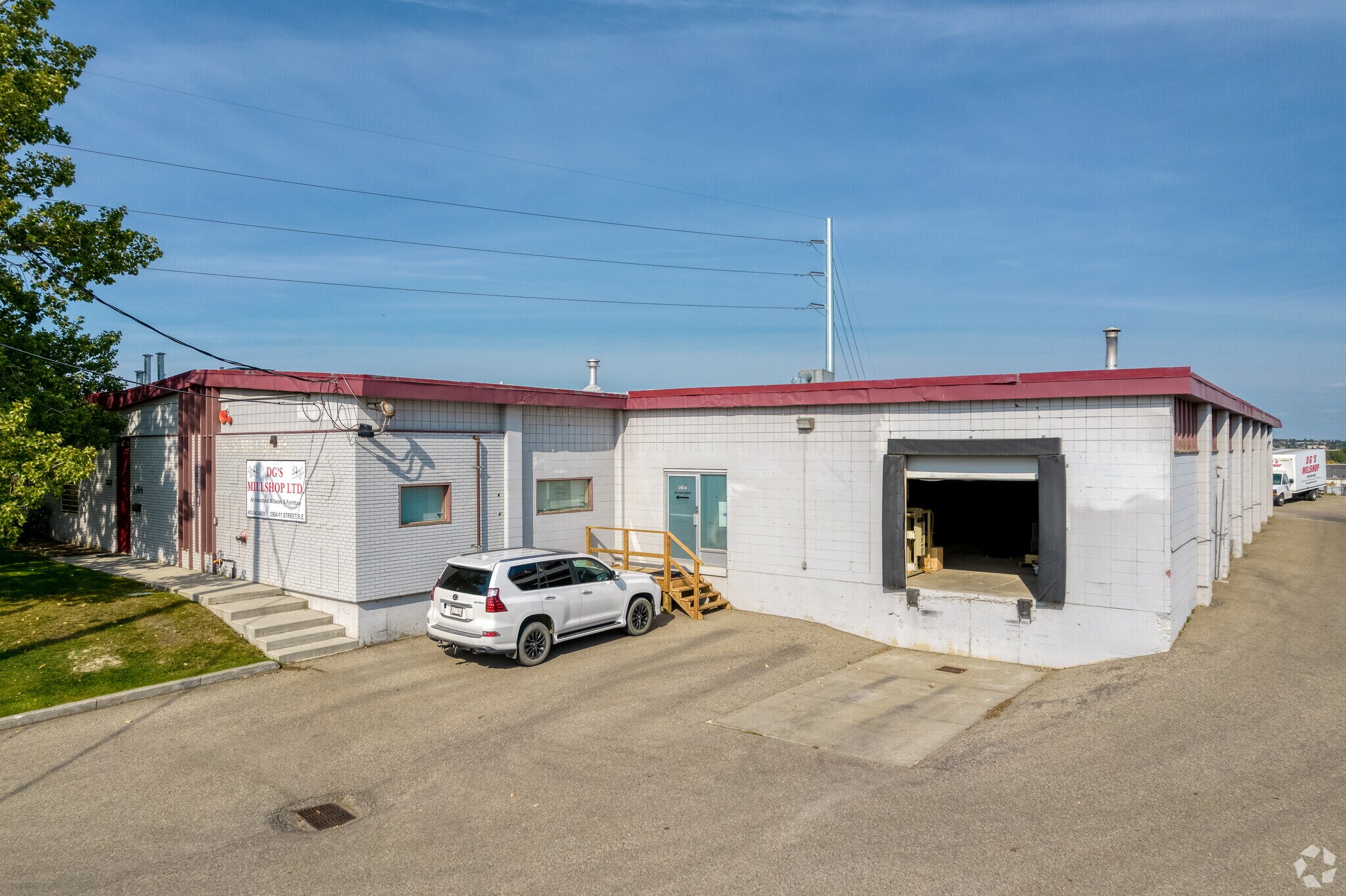 2904 11th St SE, Calgary, AB for sale Primary Photo- Image 1 of 1