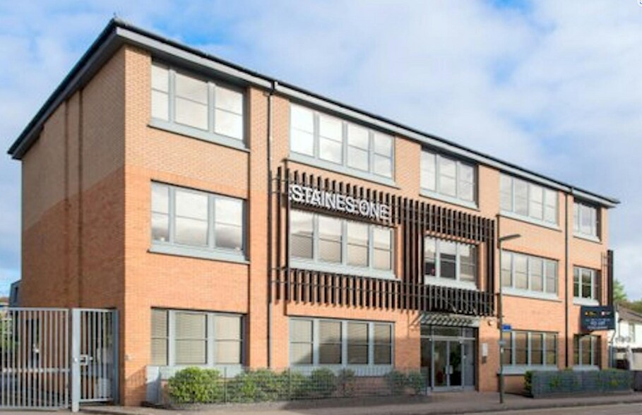 1 Station Appr, Staines à louer - Photo du bâtiment - Image 2 de 3