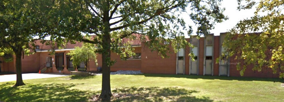1241 Ambassador Blvd, Saint Louis, MO for lease - Building Photo - Image 1 of 1