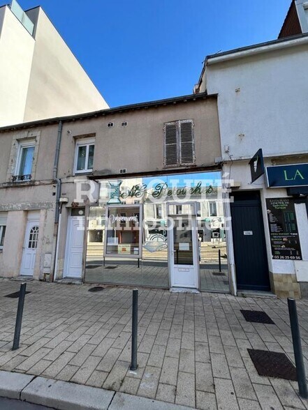 Retail in Reims for lease - Building Photo - Image 2 of 6