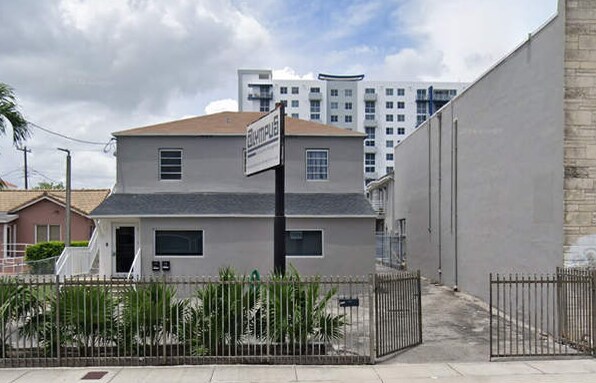 1429 SW 1st St, Miami, FL à vendre - Photo du bâtiment - Image 2 de 3