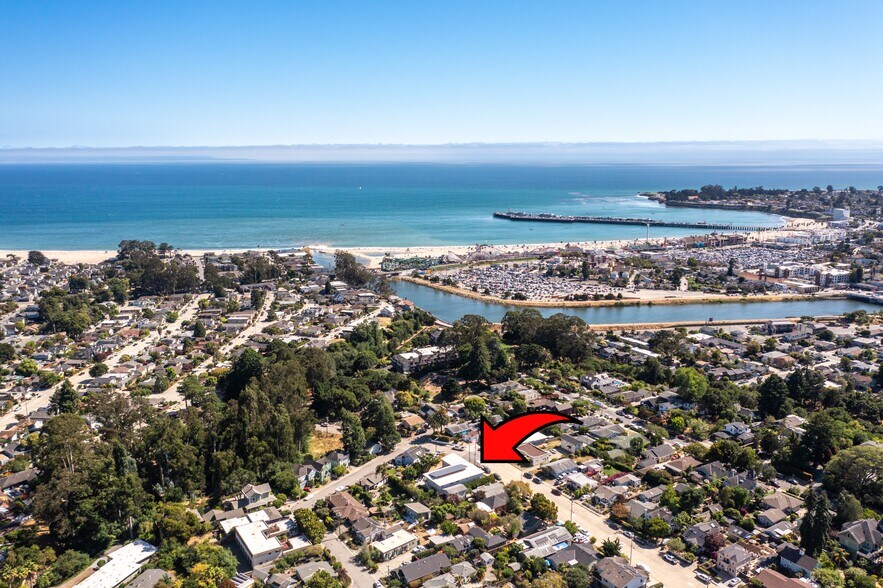 214 S Branciforte Ave, Santa Cruz, CA à vendre - Photo du bâtiment - Image 2 de 27