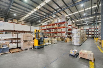 6 Samantha Ct, Knoxfield for lease Interior Photo- Image 2 of 4