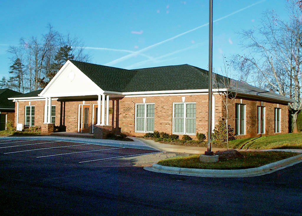 2526 Plantation Center Dr, Matthews, NC for lease Building Photo- Image 1 of 11