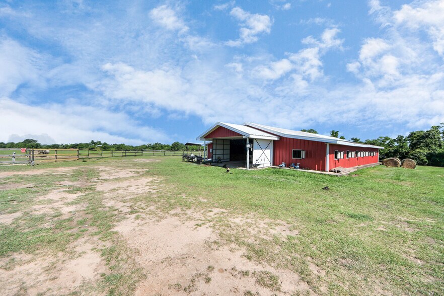 17725 Cochran Rd, Hempstead, TX à vendre - Photo du bâtiment - Image 3 de 6