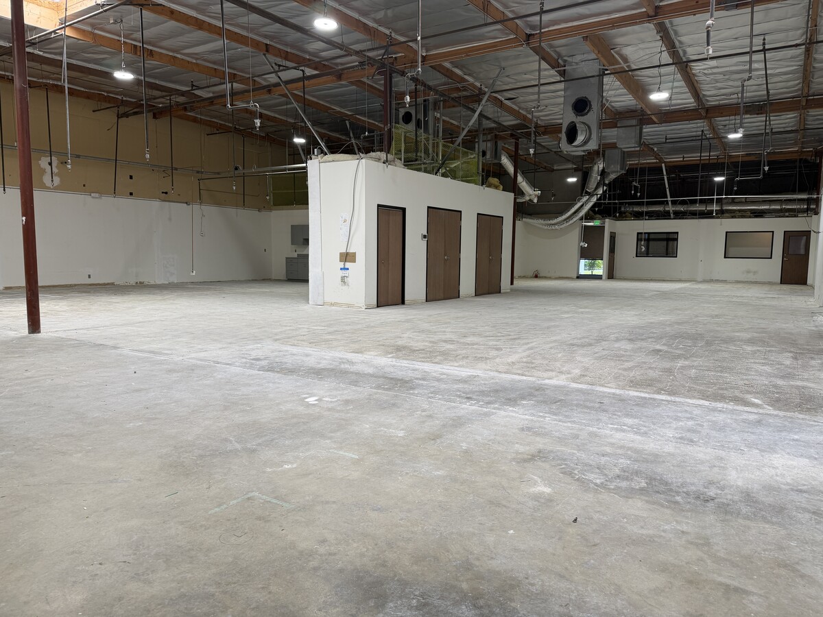 94 W Cochran St, Simi Valley, CA 93065 - Unité 94-B - - Photo intérieure - Image 2 of 3