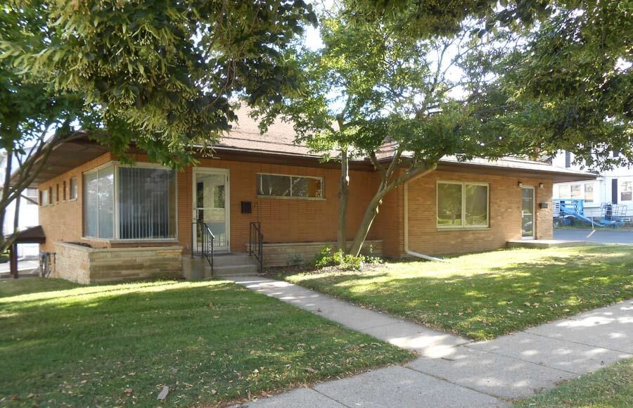 401-407 W Ionia St, Lansing, MI for lease - Building Photo - Image 2 of 7