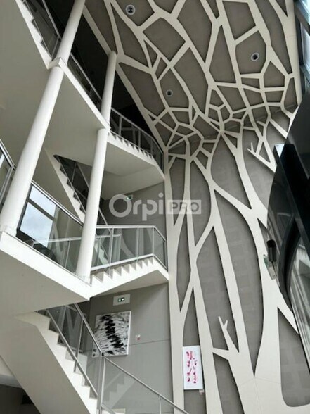 Office in Reims for lease - Interior Photo - Image 1 of 27