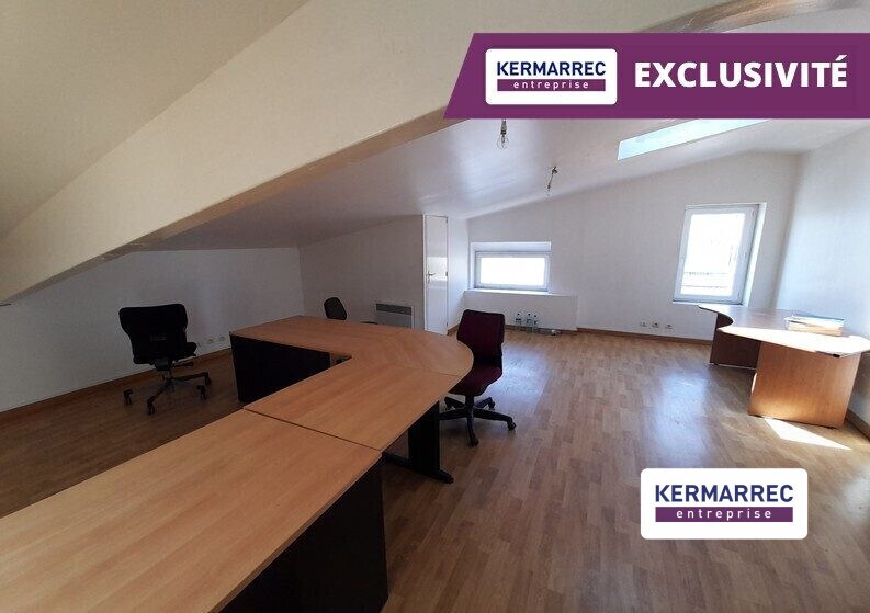 Flex in Noyal-sur-Vilaine for lease Interior Photo- Image 1 of 4