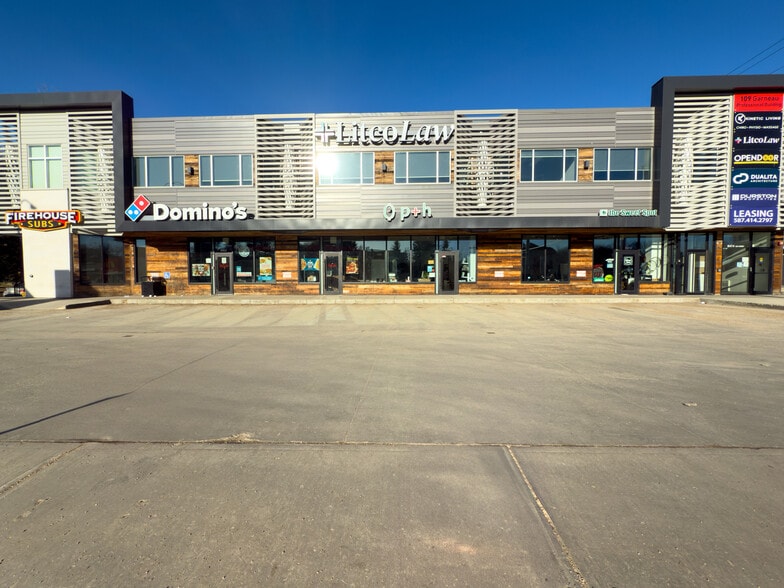 8402 109 St NW, Edmonton, AB for sale - Building Photo - Image 2 of 23