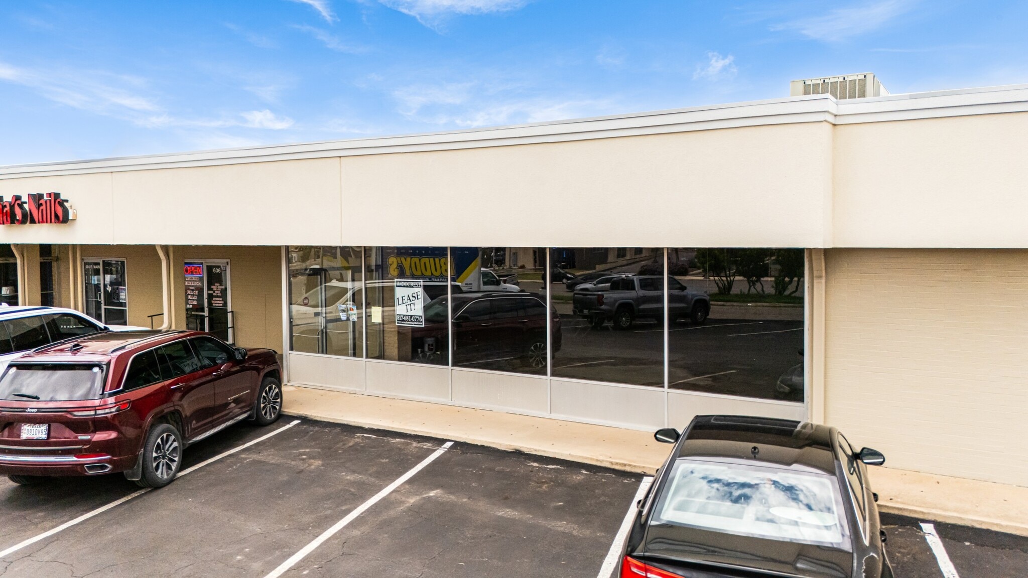 600-612 E Main St, Uvalde, TX à louer Photo du bâtiment- Image 1 de 2