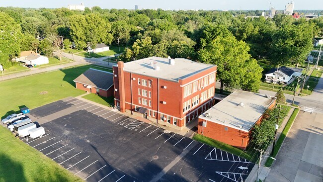 Plus de détails pour 1423 W Atlantic St, Springfield, MO - Spécialité à vendre