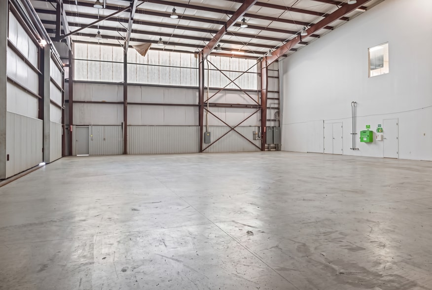 18000 Groeschke Rd, Houston, TX for lease - Building Photo - Image 3 of 45