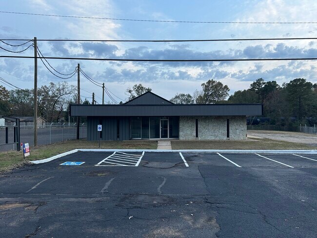 More details for 2820 E Marshall Ave, Longview, TX - Flex for Lease
