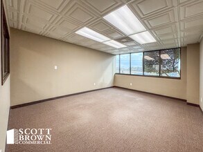 4401 N Interstate 35, Denton, TX à louer Photo intérieure- Image 2 de 2