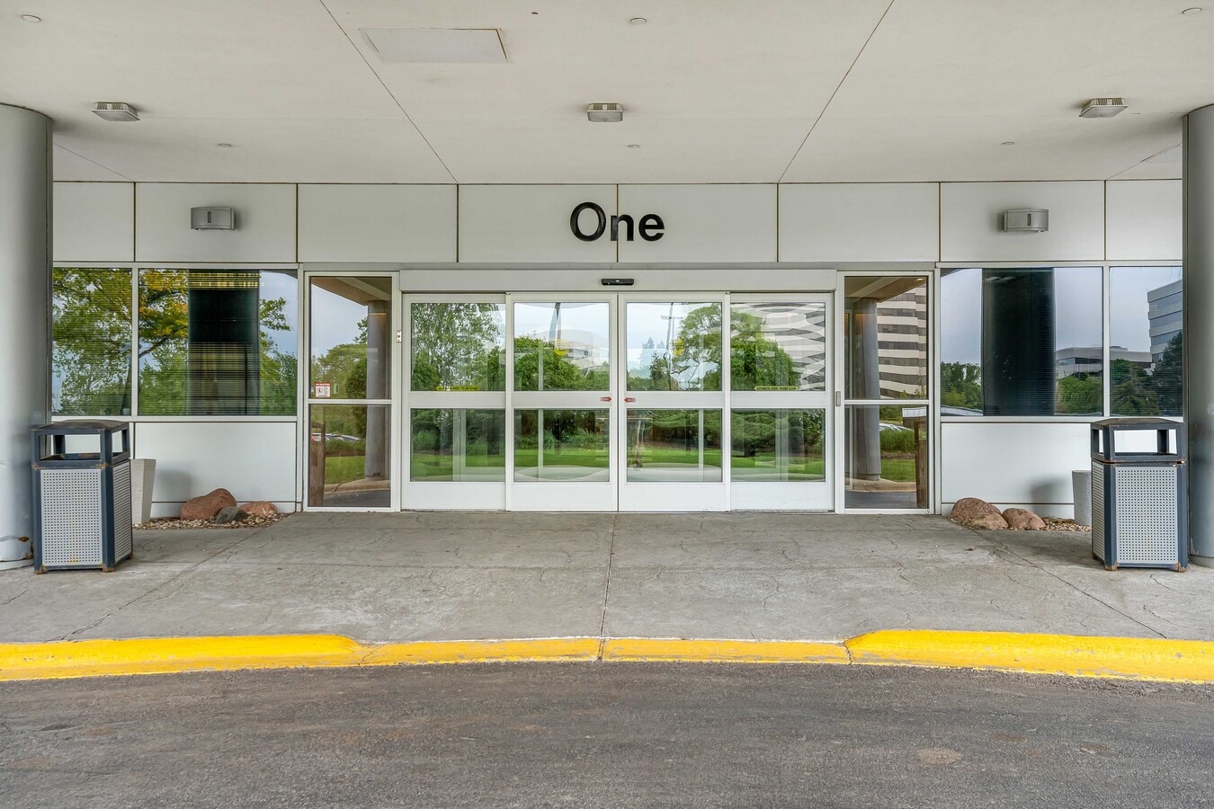 1 TransAm Plaza Dr, Oakbrook Terrace, IL 60181 - Unit 170 - - Interior Photo - Image 1 of 23