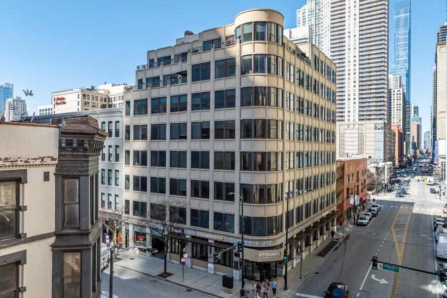 6 W Hubbard St, Chicago, IL à louer - Photo du bâtiment - Image 2 de 7