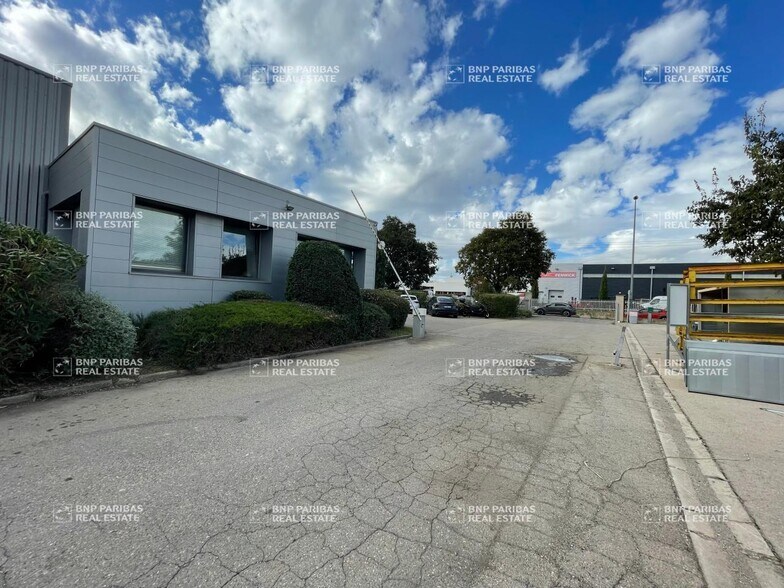 Flex in Vitrolles for lease - Building Photo - Image 3 of 10