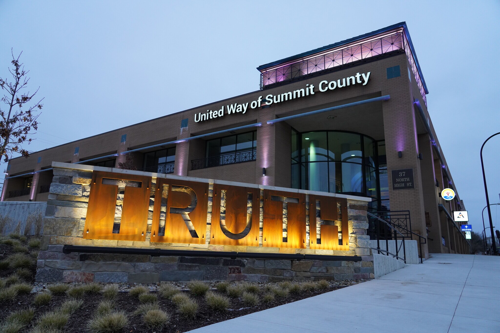 37 N High St, Akron, OH for lease Building Photo- Image 1 of 3