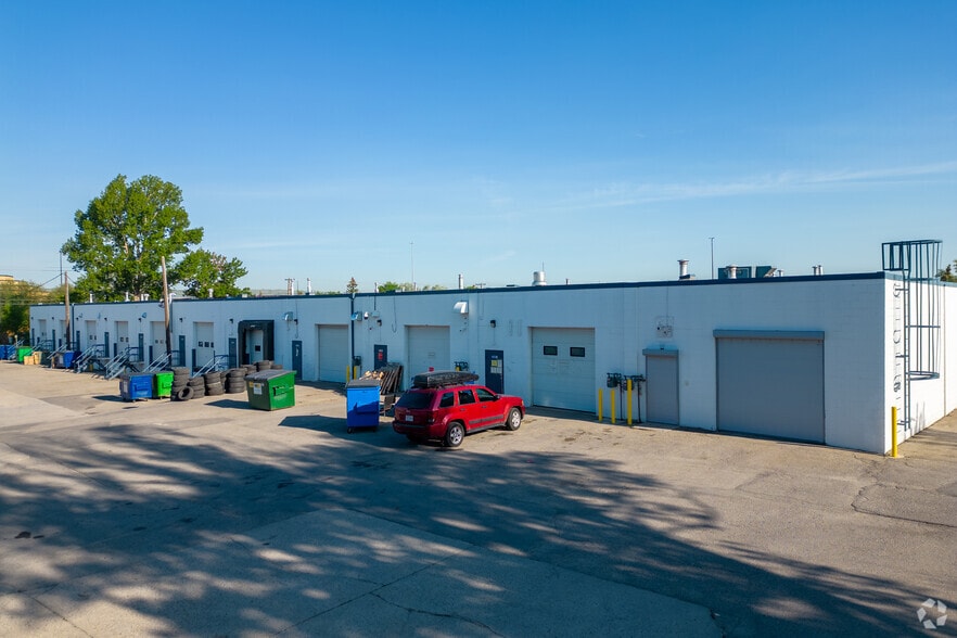 4620-4640 11 St NE, Calgary, AB for lease - Building Photo - Image 3 of 6