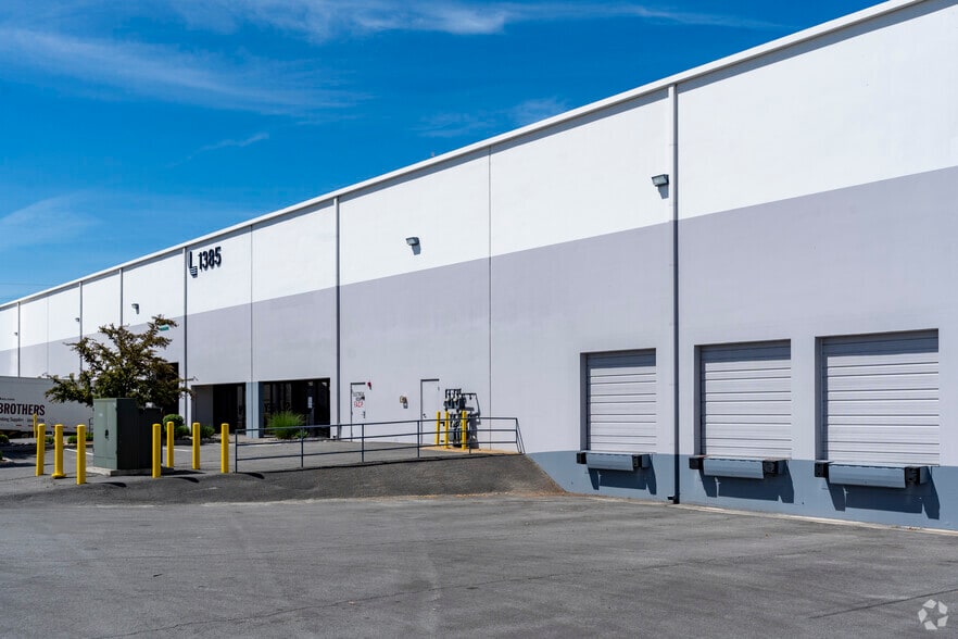 1315 Greg St, Sparks, NV for lease - Building Photo - Image 3 of 8