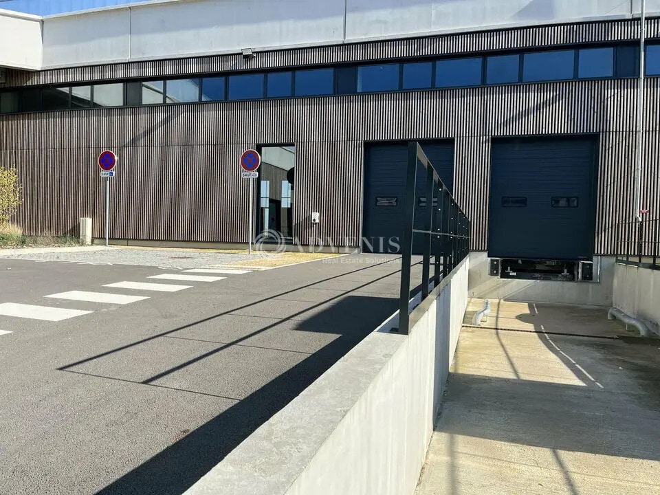 Industrial in Tremblay-en-France for lease Building Photo- Image 1 of 20