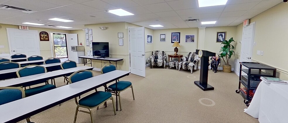 2662-2698 SE Willoughby Blvd, Stuart, FL for sale - Matterport 3D Scan - Image 2 of 2