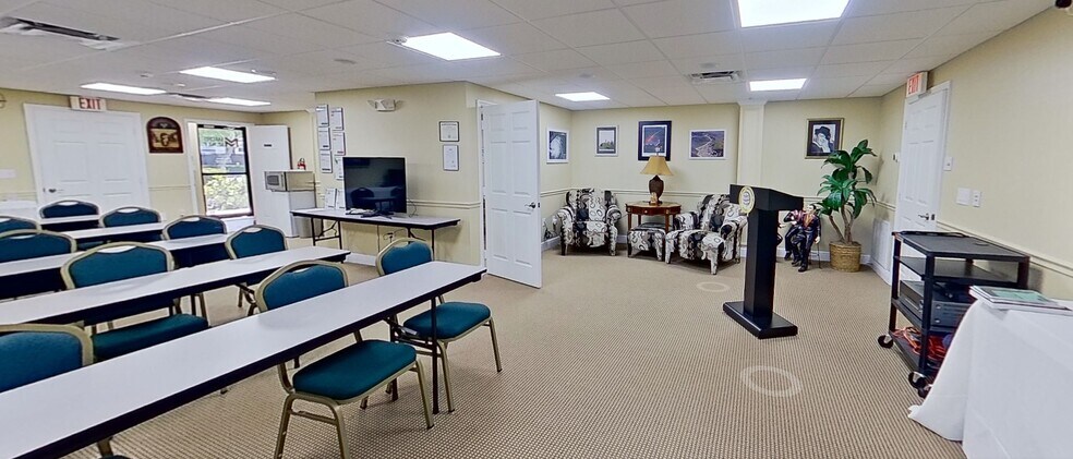 2662-2698 SE Willoughby Blvd, Stuart, FL à vendre - Numérisation 3D de Matterport - Image 2 de 2