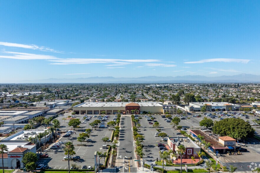 6611-6791 Westminster Blvd, Westminster, CA à louer - Aérien - Image 3 de 16