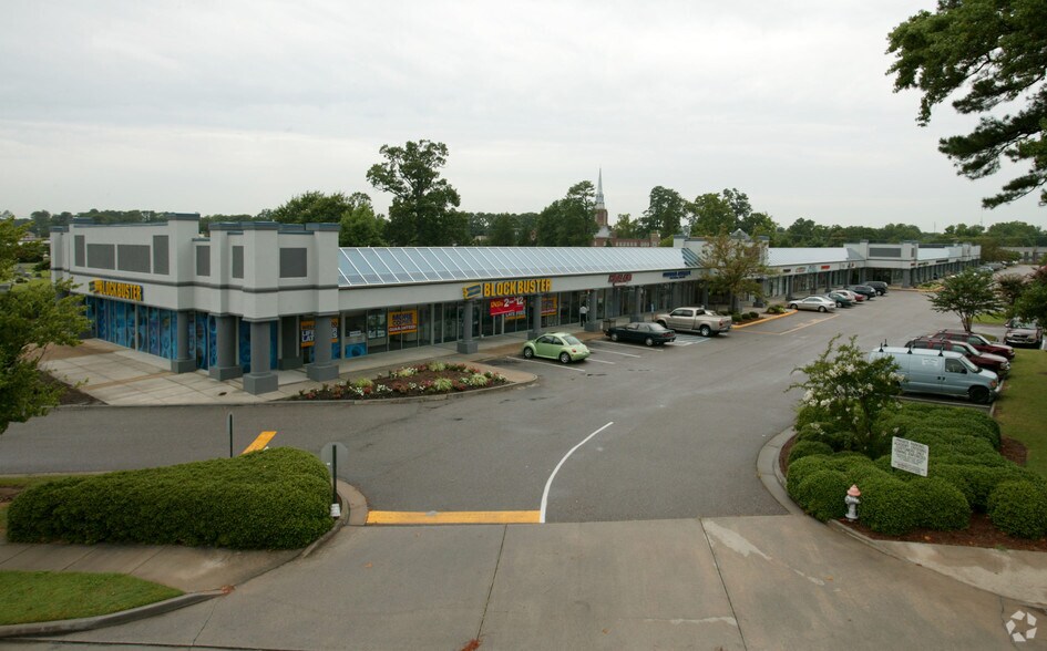 3200-3282 Academy Ave, Portsmouth, VA à louer - Photo du bâtiment - Image 2 de 21