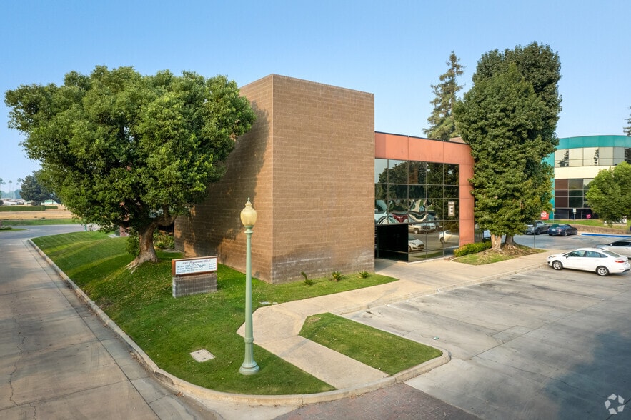 4000 Physicians Blvd, Bakersfield, CA for sale - Building Photo - Image 2 of 42