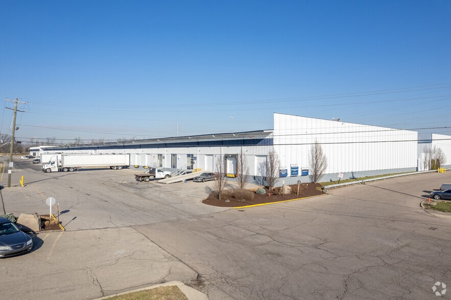 4790-4860 Interstate Dr, Cincinnati, OH for lease - Building Photo - Image 1 of 6