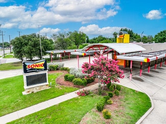 More details for 1300 W Pioneer Dr, Irving, TX - Retail for Sale