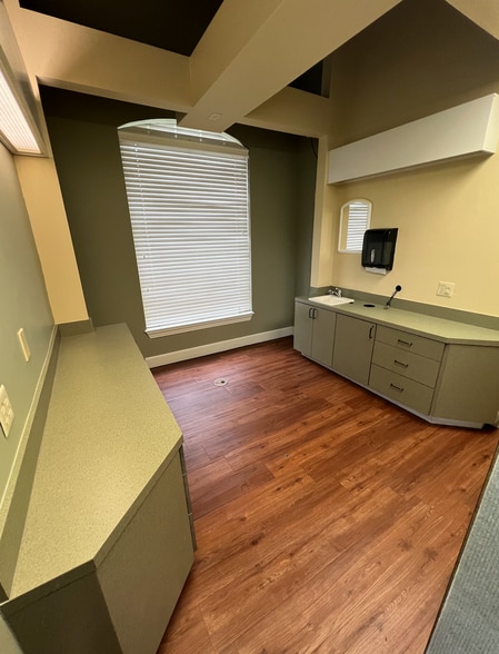 4715 E 91st St, Tulsa, OK for lease - Interior Photo - Image 2 of 6