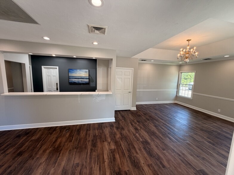 2632 Mitcham Dr, Tallahassee, FL for lease - Building Photo - Image 2 of 7