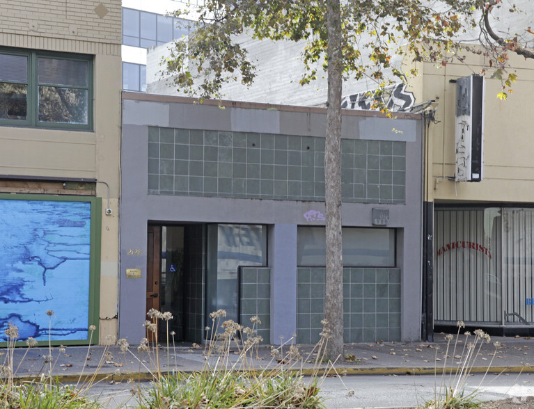 2128 Broadway, Oakland, CA for lease - Building Photo - Image 1 of 8