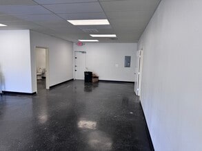 433 S Seven Points Dr, Kemp, TX for lease Interior Photo- Image 2 of 6