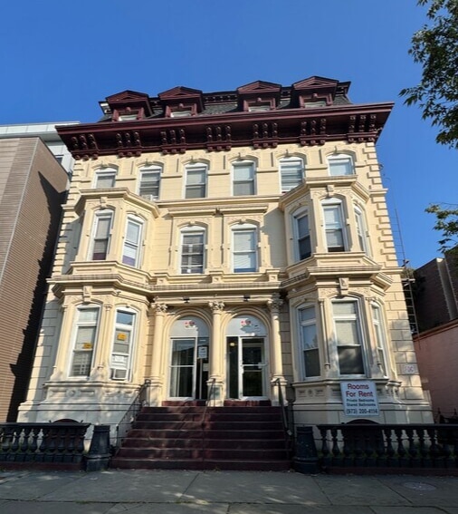 Northern NJ Rooming House Portfolio portfolio of 15 properties for sale on LoopNet.ca Building Photo- Image 1 of 14