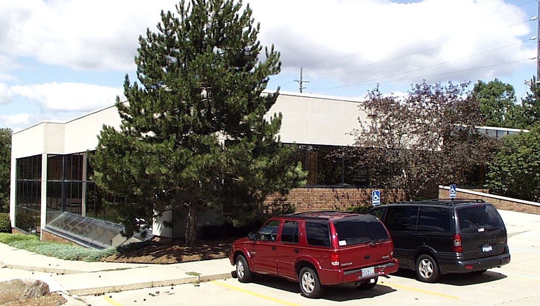 2055 Crooks Rd, Rochester Hills, MI for sale Primary Photo- Image 1 of 2