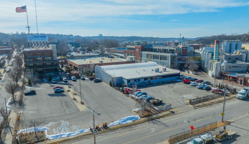 2525 Belleview Ave, Kansas City, MO for sale - Building Photo - Image 2 of 11
