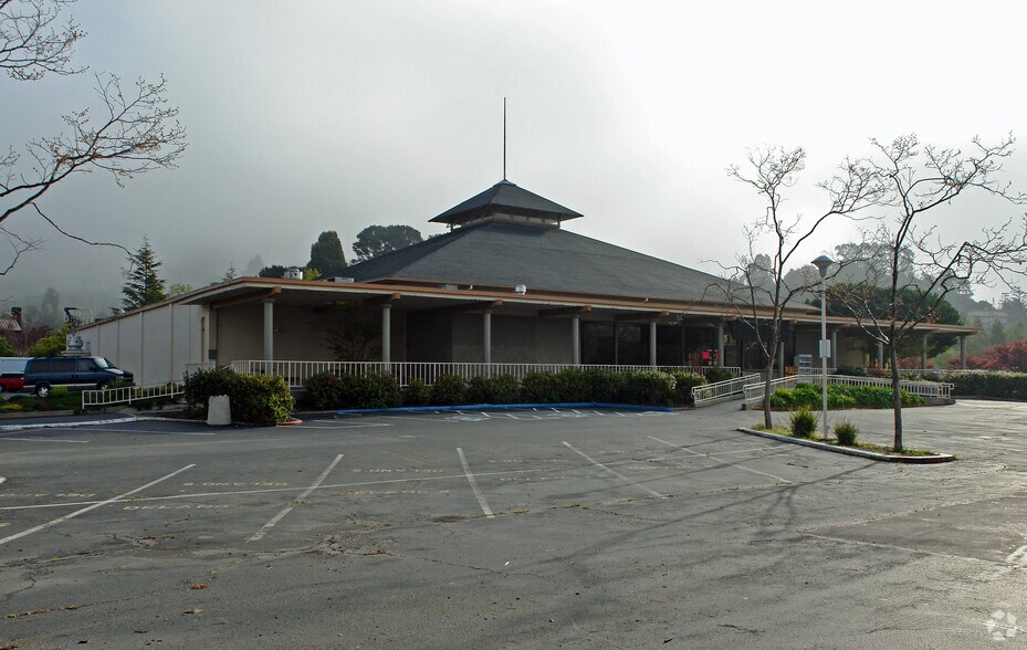 1555-1599 Tiburon Blvd, Belvedere Tiburon, CA à louer - Photo du bâtiment - Image 2 de 3